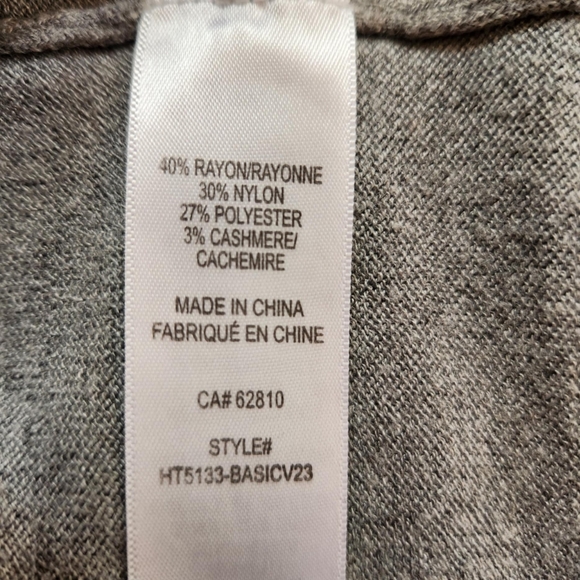 Ricki's Cashmere Blend V-Neck Long Sleeved Sweater - Grey - Size M - EUC - Picture 2 of 4